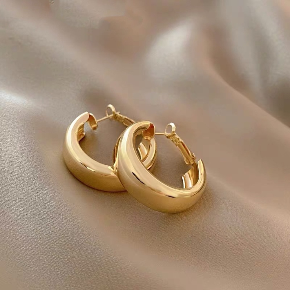 Circular Gold Hoop Earrings - Picture 1 of 8